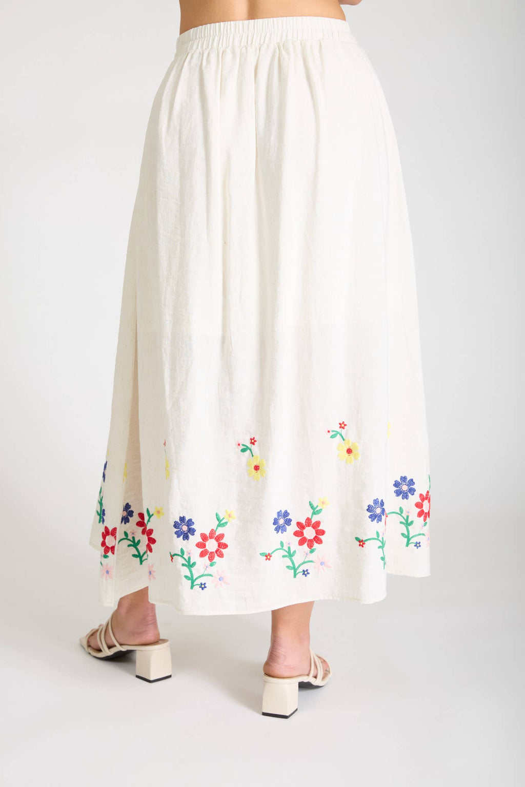 Flower Market Embroidered Set