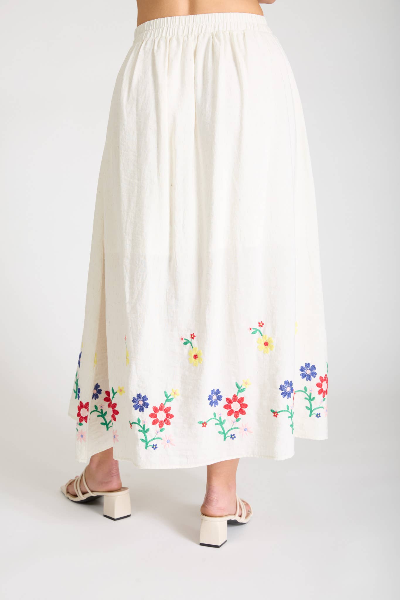 Flower Market Embroidered Set