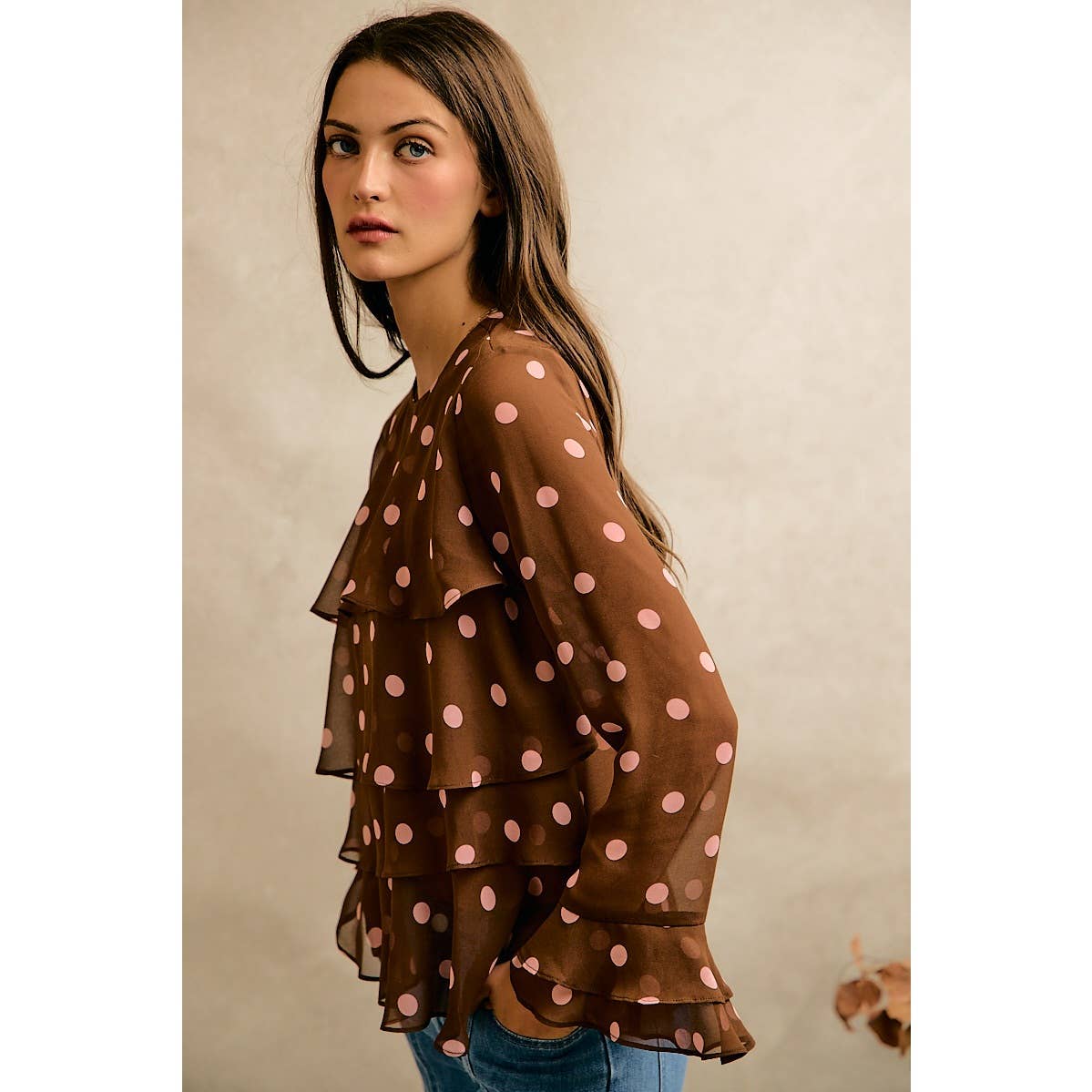 POLKA DOT PRINT RUFFLE BLOUSE: BROWN/PINK / S