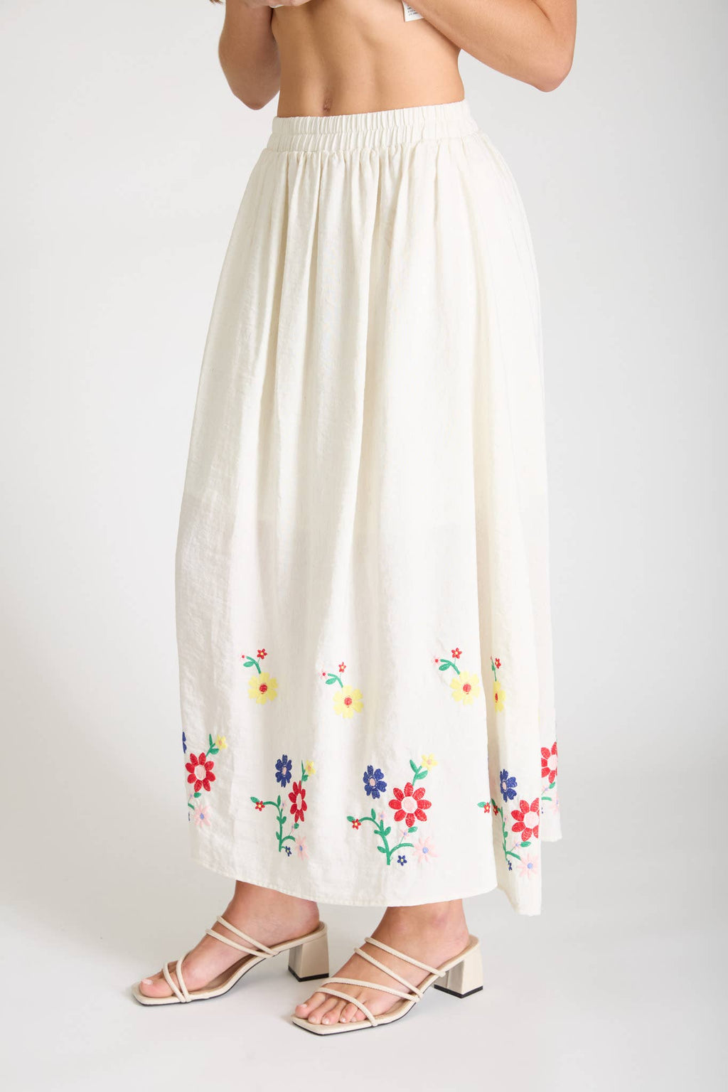 Flower Market Embroidered Set